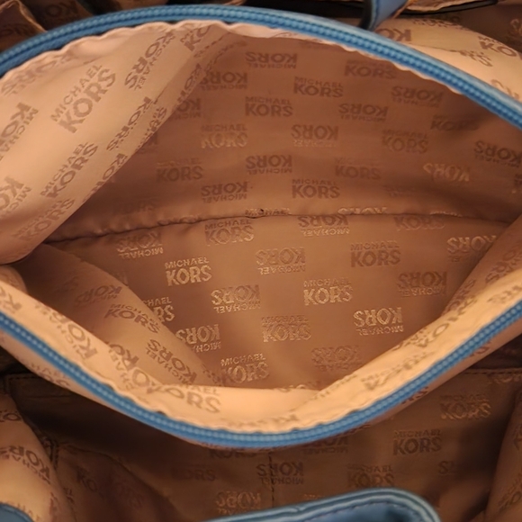 Michael Kors NWOT Blue Shoulder Bag and Wallet - Picture 8 of 13